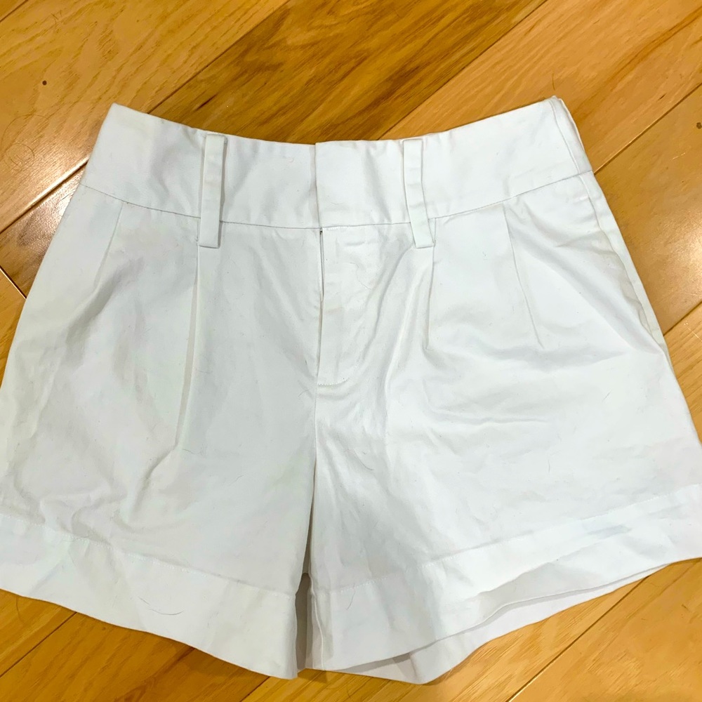 INC shorts white